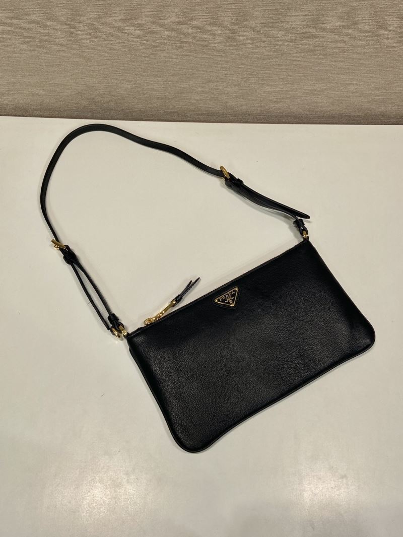 Pra*a hobo bags